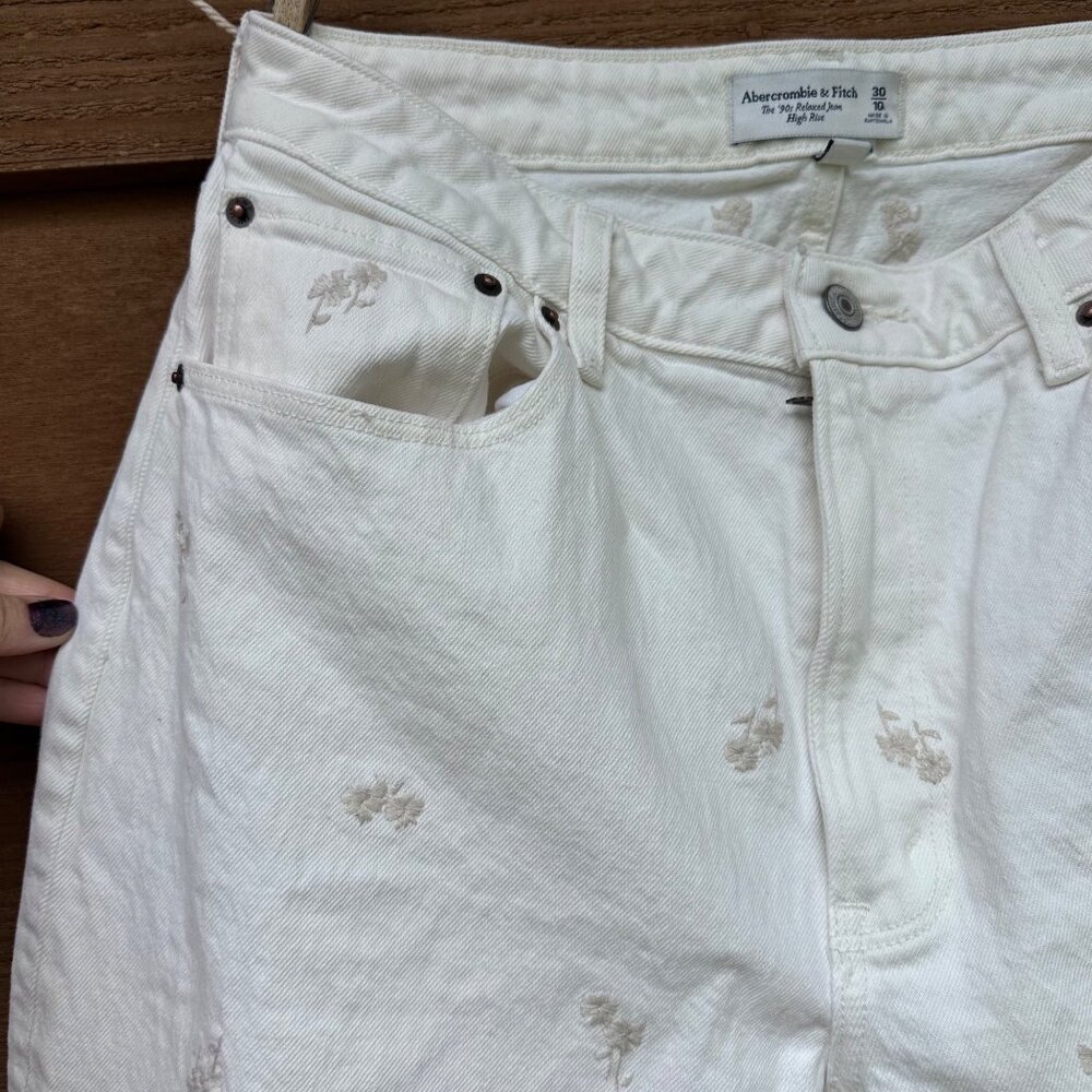 Abercrombie & Fitch Womens 90s High-Rise Relaxed Jeans With Cream Floral Embroid - Picture 8 of 13
